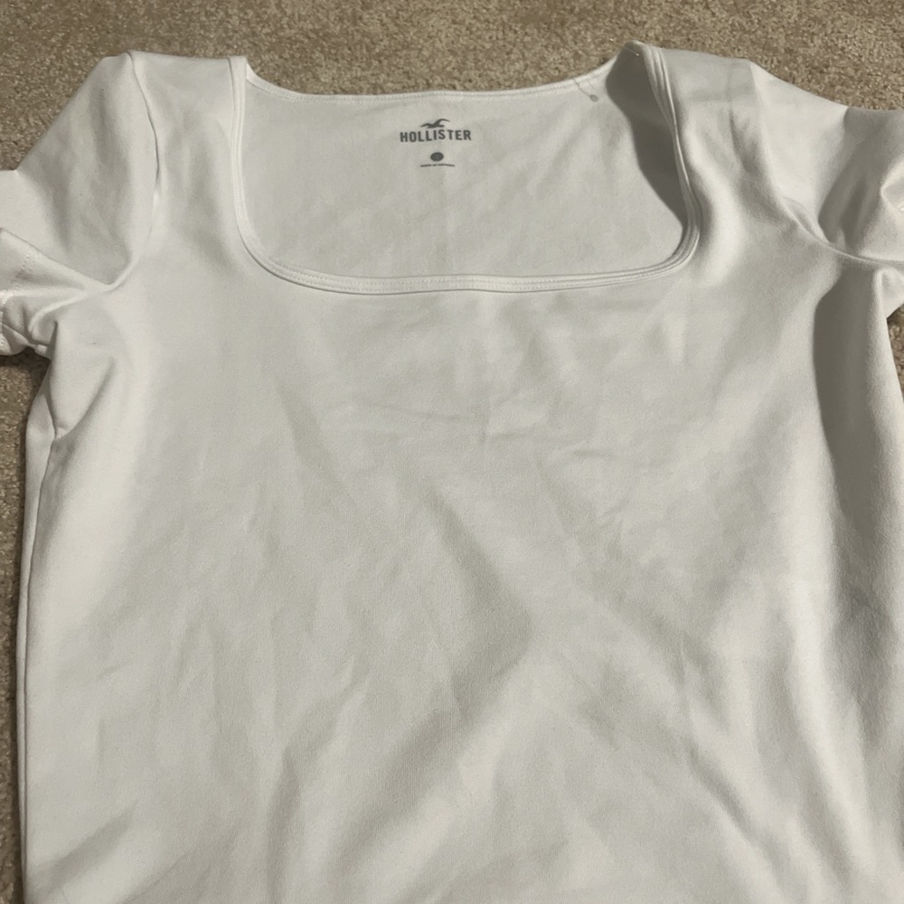 hollister co. white square neck top. not been worn, no tags